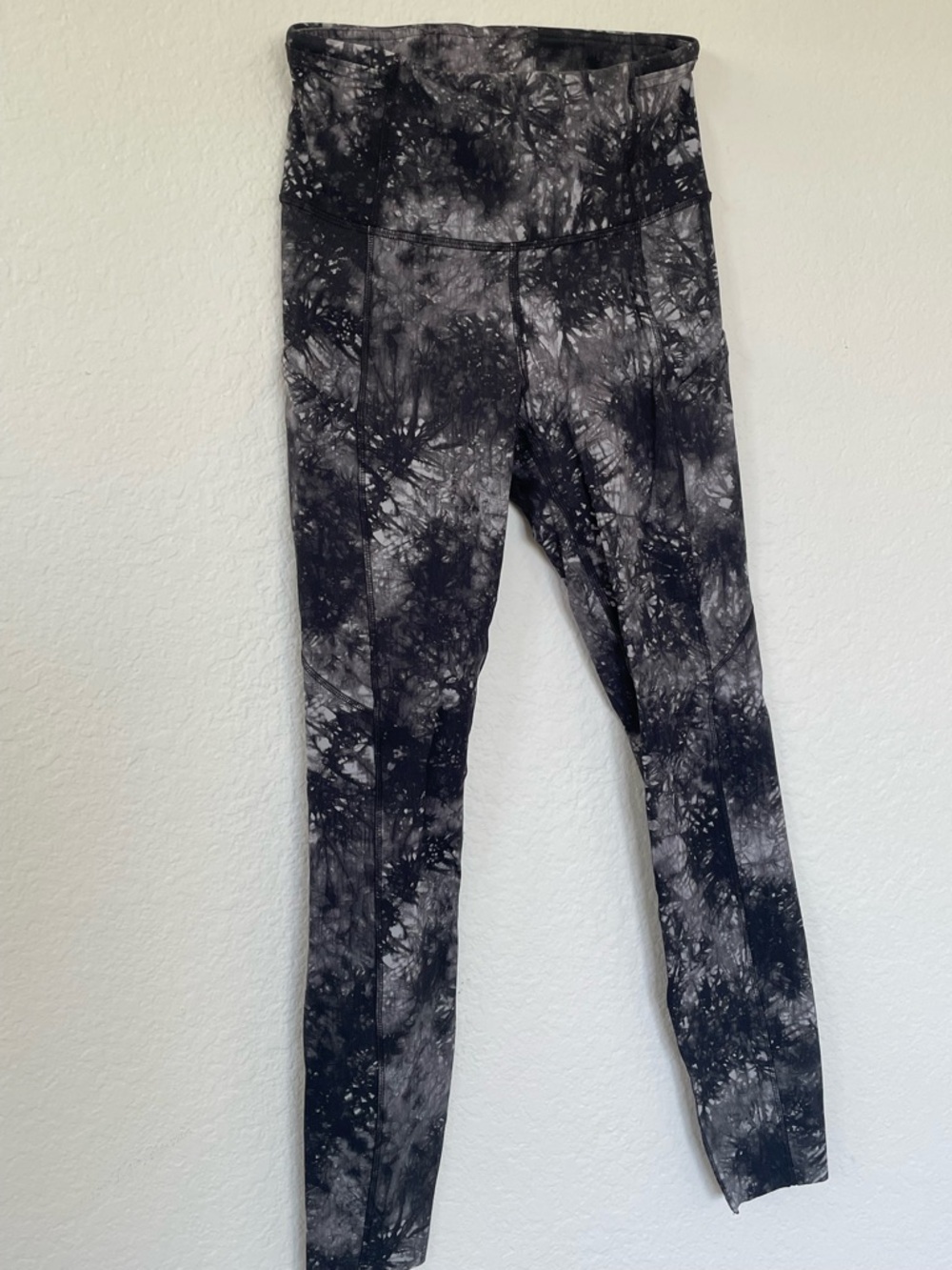 Lululemon 25” High-Rise Leggings - Black & Gray, Size 4